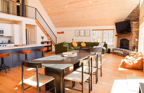 Haines Falls Ski Chalet | Modern 5BR Chalet in Tannersville w/Huge Deck & Epic Views on 5 Private Acres