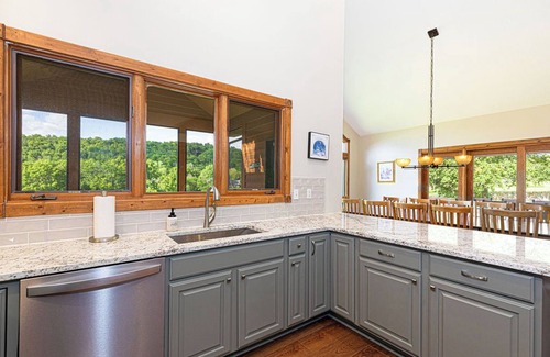 The Galena Territory House | Modern 6Br/6Ba, Hot tub, Views, game rm