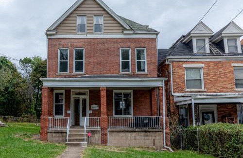 East Liberty House | Modern 7BR Retreat