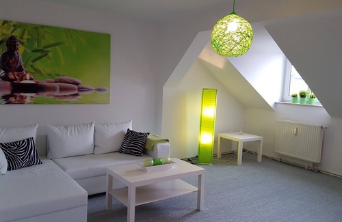 Marienthal Ost Apartment | Modern and bright apartment for up to 3 people in the center of Zwickau