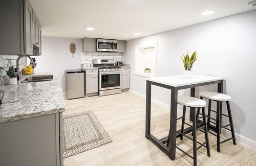 Logan Square Apartment | Modern and Comfy 1BR Apartment in Logan Square!