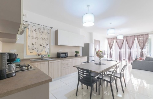 Bugibba Apartment | ★Modern And Cozy Apartment ,Close to The Sea ★3