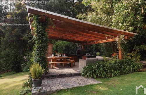 Valle de Bravo Villa | Modern and Spacious House Surrounded by San Simon Forest