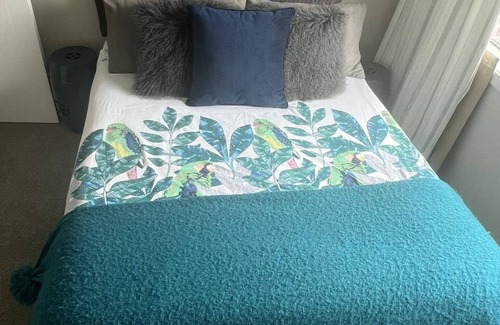 Cable Bay House | Modern and Spacious