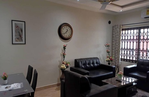 Accra Apartment | Modern and Unique 2 Bedroom Home