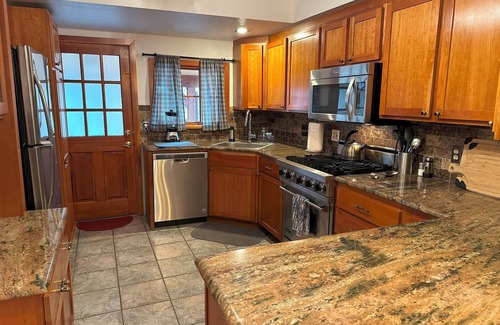 Coeur d'Alene House | Modern and unique cottage in perfect downtown CDA location for a great getaway!