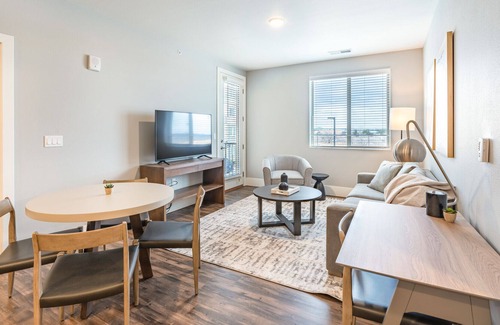 West Colorado Springs Apartment | Modern Apartment in Prime Location (ID8172X51)