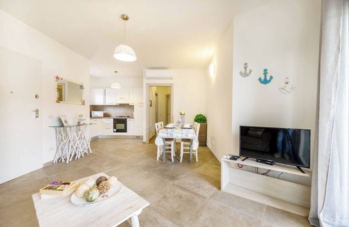 Monte Petrosu Apartment | modern apartment 5 min. from the sea with swimming pool, air conditioning and wi-fi