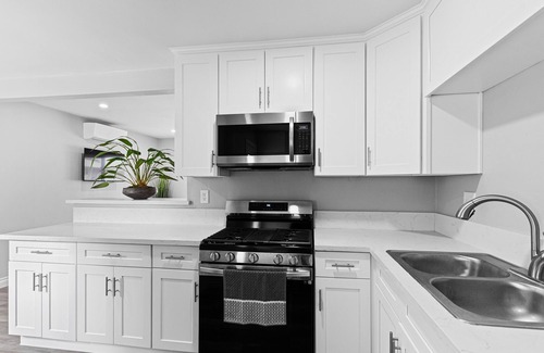 Port Hueneme Apartment | Modern Apartment - 5 mins from the Beach!