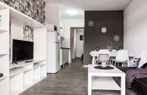 Caleta de Fuste House | Modern Apartment ‘Casa Costa Antigua’ with Pool, Terrace & Wi-Fi; Parking Available