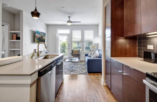 King William Apartment | Modern Apartment Close to Downtown|Wifi|Pool|Gym
