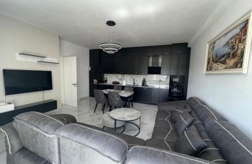 Mbrostar-Urë Apartment | Modern Apartment in Fier, Albania