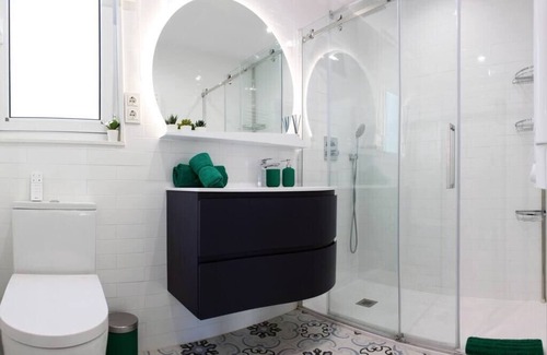 San Lazaro y Otero Apartment | Modern apartment in Oviedo by beBalmy