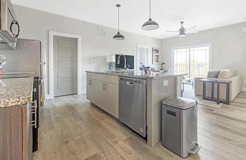 Keene Apartment | Modern Apartment in Prime Location (ID1011X401)