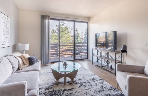 Boulder Apartment | Modern Apartment in Prime Location (ID2997X39)