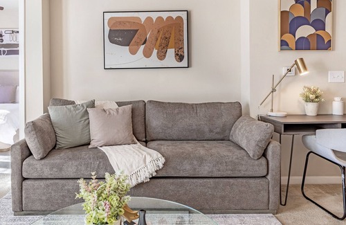 Wilmington Apartment | Modern Apartment in Prime Location (ID1253X730)