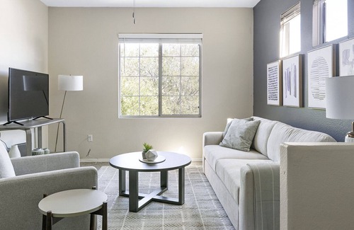 Cortaro Apartment | Modern Apartment in Prime Location (ID1172X105)