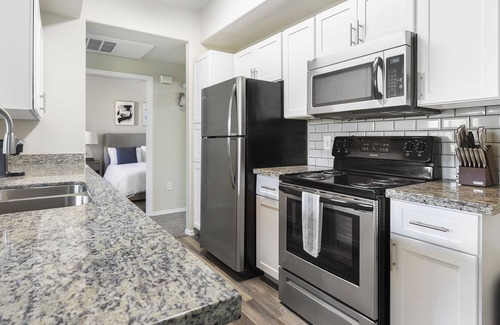 Cortaro Apartment | Modern Apartment in Prime Location (ID1172X105)