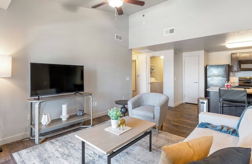 Magna Apartment | Modern Apartment in Prime Location (ID9601X99)