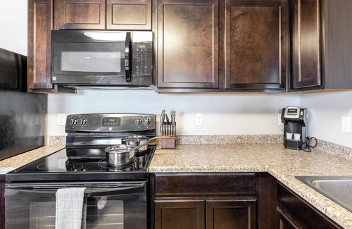 Magna Apartment | Modern Apartment in Prime Location (ID9601X99)