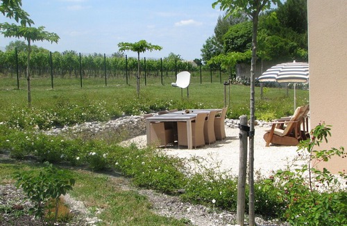 Segonzac Apartment | Modern Apartment in Segonzac with Swimming Pool