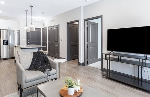 Keller Apartment | Modern Apartment in Prime Location (ID2094X86)