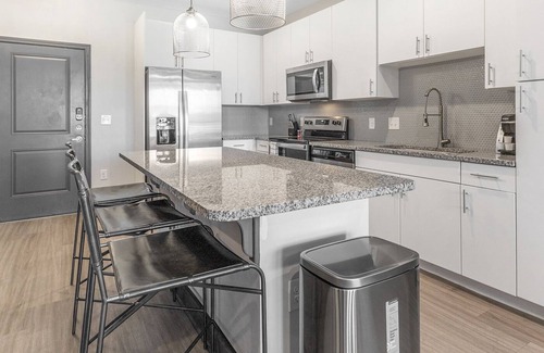 Keller Apartment | Modern Apartment in Prime Location (ID2101X18)