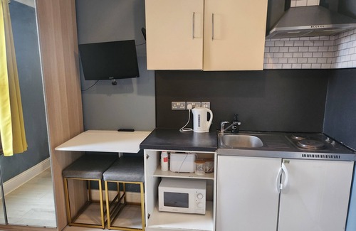 Cathall Apartment | Modern apartment one minute walk from tube station London,near Stratford