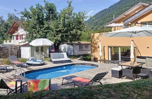 Les Posses-sur-Bex Apartment | Modern apartment surrounded by greenery, 20 minutes from the ski slopes and the lake