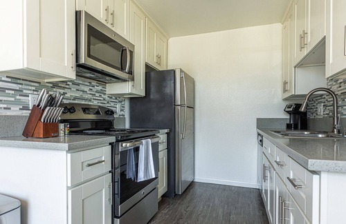 Norma Triangle Apartment | Modern Apartment in Prime Location (ID1173X865)