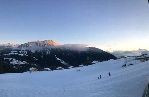 Leysin Apartment | Modern apartment with an amazing view