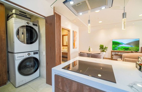 La Carolina Apartment | Modern apartment with balcony