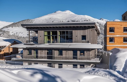 Hochkrimml Apartment | Modern apartment with mountain view, sauna, and close to the slopes