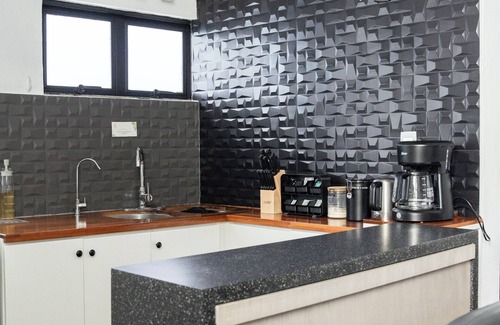 Luis Jimenez Figueroa Apartment | Modern Apt/Centro Historico Oaxaca A/C - WiFi - KS bed