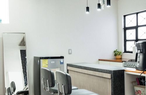 Luis Jimenez Figueroa Apartment | Modern Apt/Centro Historico Oaxaca A/C - WiFi - KS bed