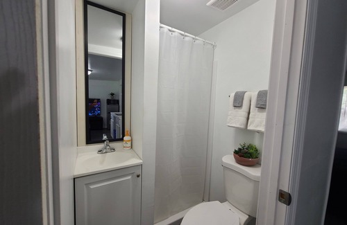 Leesburg House | Modern Apt! Close to Tavares! Cozy w/Private entrance!