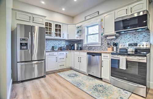 Lagoon Heights Apartment | Modern Apt Near Martha's Vineyard Beaches!