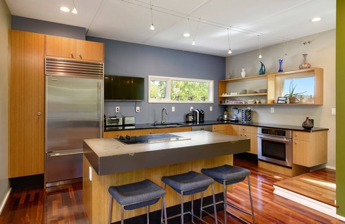 Westside North House | Modern Architectural House with Pool and Hot Tub