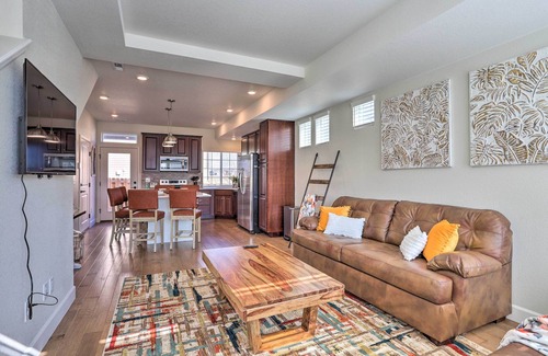 Aurora House | Modern Aurora Getaway: 22 Mi to Downtown Denver