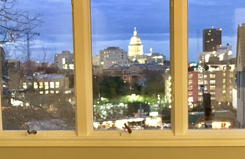 Clarksville Condo | Modern Austin retreat in quiet downtown neighborhood near UT with Capitol views