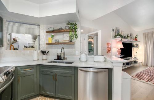 Ocean Side Village Apartment | Modern Bauhaus Condo with Pool