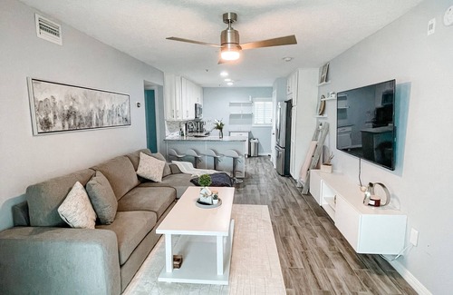 Jacksonville Beach Condo | Modern Beach Condo, a block from the beach