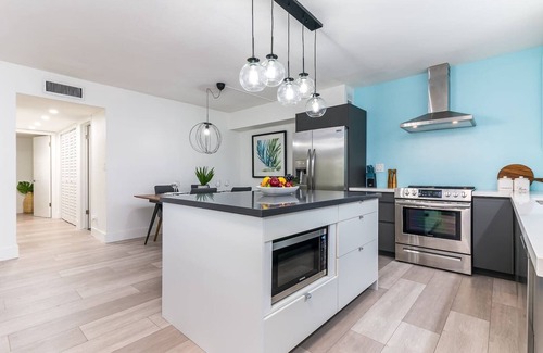 Deerfield Beach Condo | Modern Beach Villa 1 Locate Between Boca Raton &Deerfield Beach