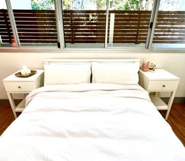 Bellevue Hill House | Modern Beachside Suite-Just Steps from Bondi Beach