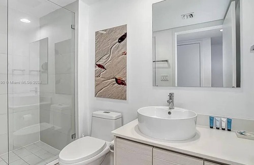 Hallandale Beach Apartment | Modern Beachwalk Studio