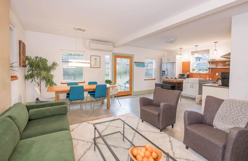 Alberta House | Modern & Beautiful, Incredible Location in Alberta Arts District, Pets welcome!