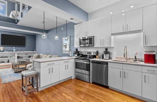 Wilmington Historic District Apartment | Modern Blues - Downtown Location with Parking