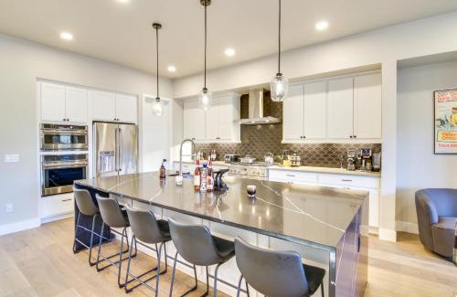 Bozeman House | Modern Bozeman Escape with Bridger Mountain Views!