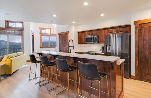 Breckenridge Condo | Modern Breckenridge Penthouse. Ski-in/ski-out!