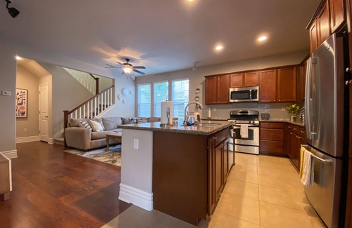 Highland Reserve House | Modern, Bright Home with Spacious Master Suite